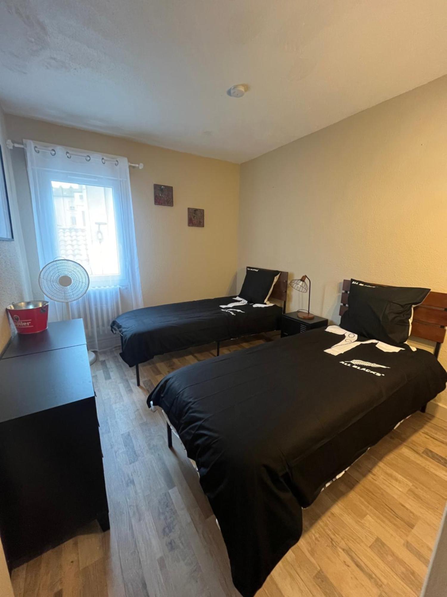 Appart Hotel Les Fleurs Alès Esterno foto